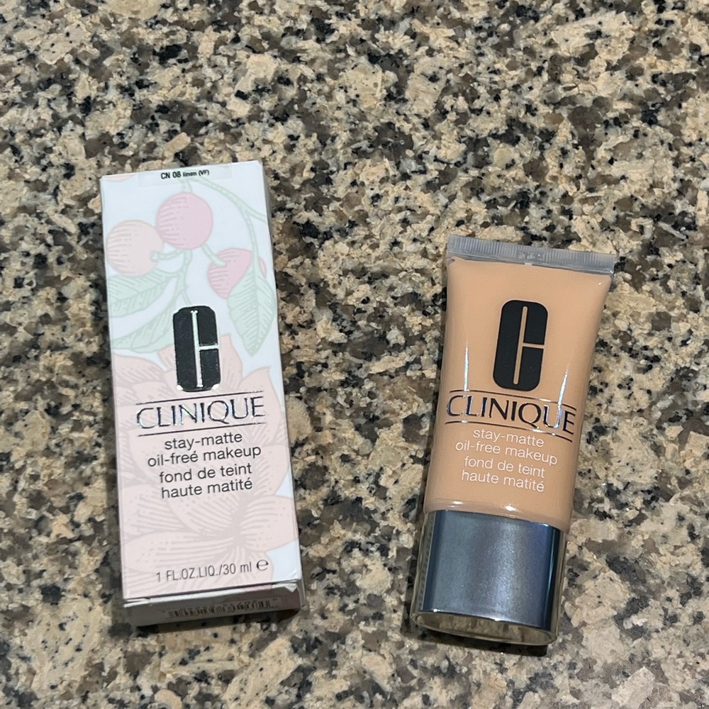 Clinique Stay Matte Makeup Linen